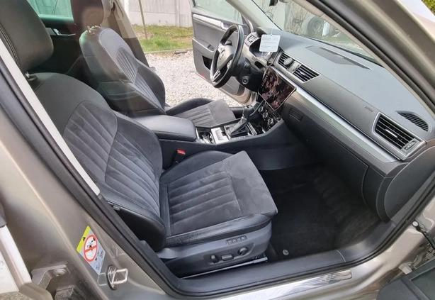 Skoda Superb cena 72000 przebieg: 201000, rok produkcji 2018 z Połaniec małe 37